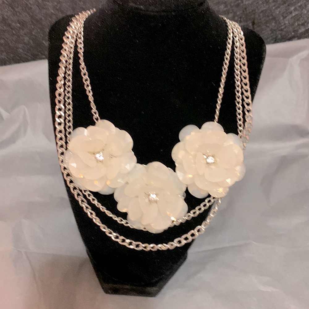 White Flower Bead Necklace with Silver Chains
